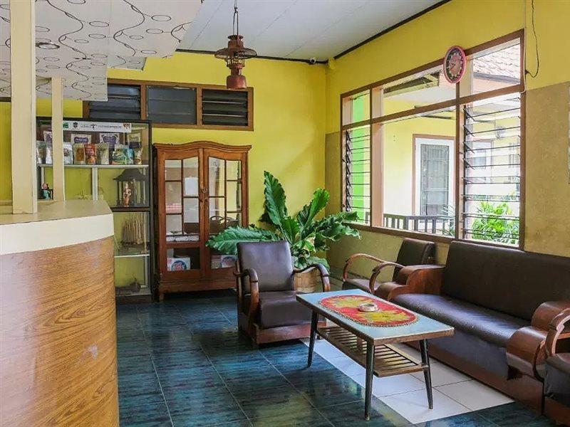 สปอต ออน 1708 โฮเทล บูดี ฟามิลี 1 ชาเรียะห์ Hotel Ciamis ภายนอก รูปภาพ