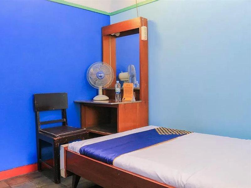 สปอต ออน 1708 โฮเทล บูดี ฟามิลี 1 ชาเรียะห์ Hotel Ciamis ภายนอก รูปภาพ