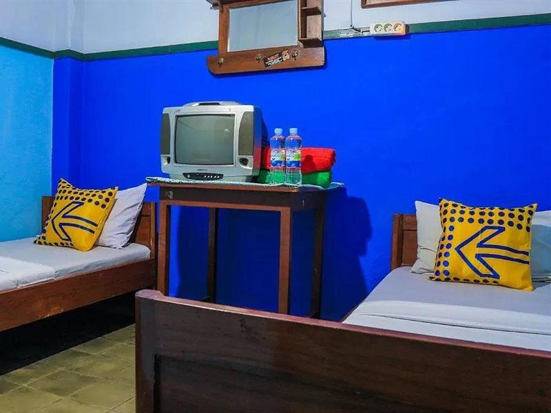 สปอต ออน 1708 โฮเทล บูดี ฟามิลี 1 ชาเรียะห์ Hotel Ciamis ภายนอก รูปภาพ