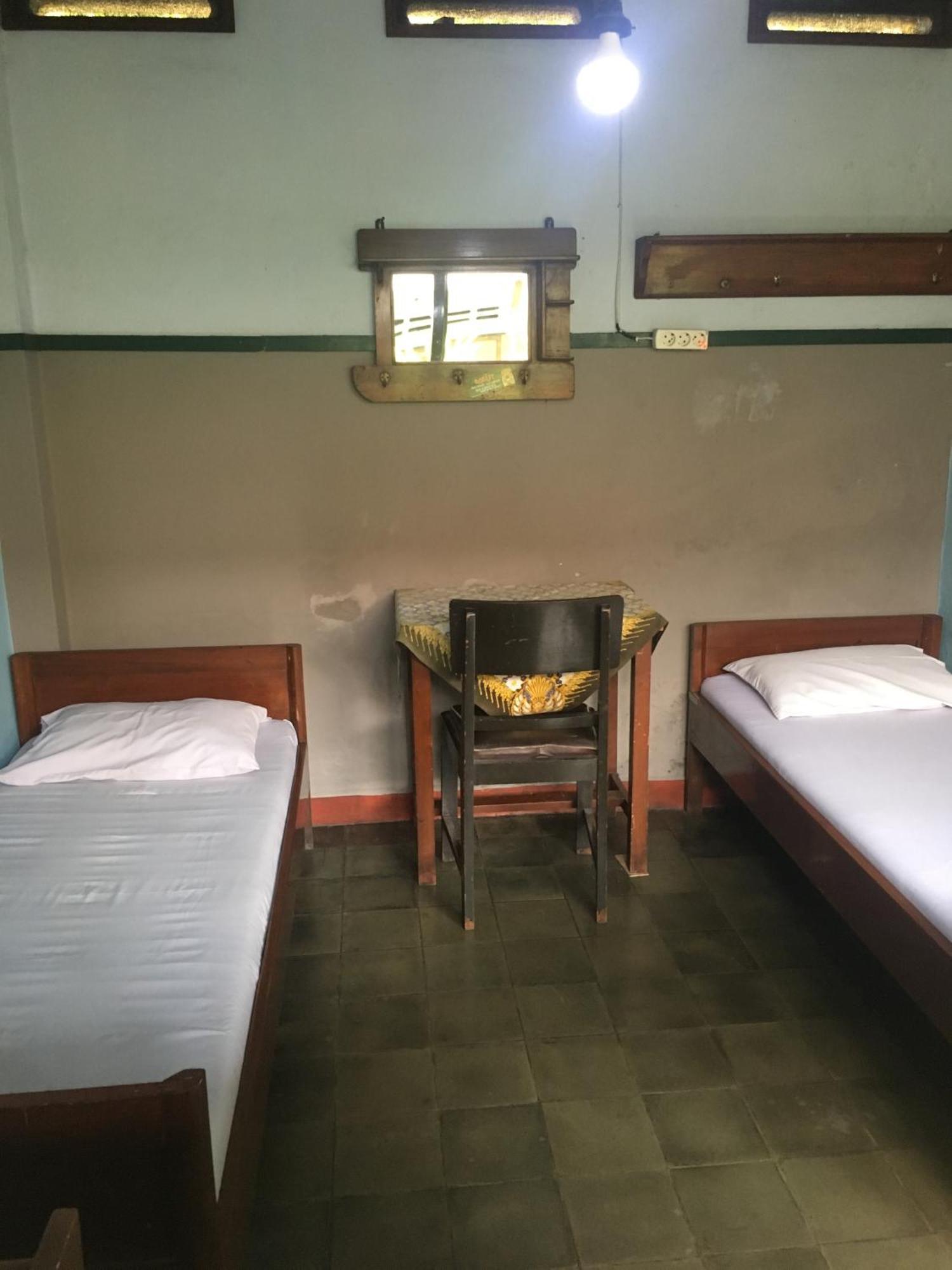 สปอต ออน 1708 โฮเทล บูดี ฟามิลี 1 ชาเรียะห์ Hotel Ciamis ภายนอก รูปภาพ