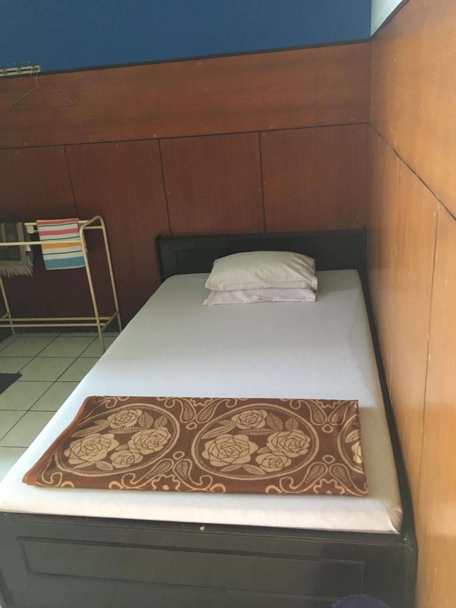 สปอต ออน 1708 โฮเทล บูดี ฟามิลี 1 ชาเรียะห์ Hotel Ciamis ภายนอก รูปภาพ