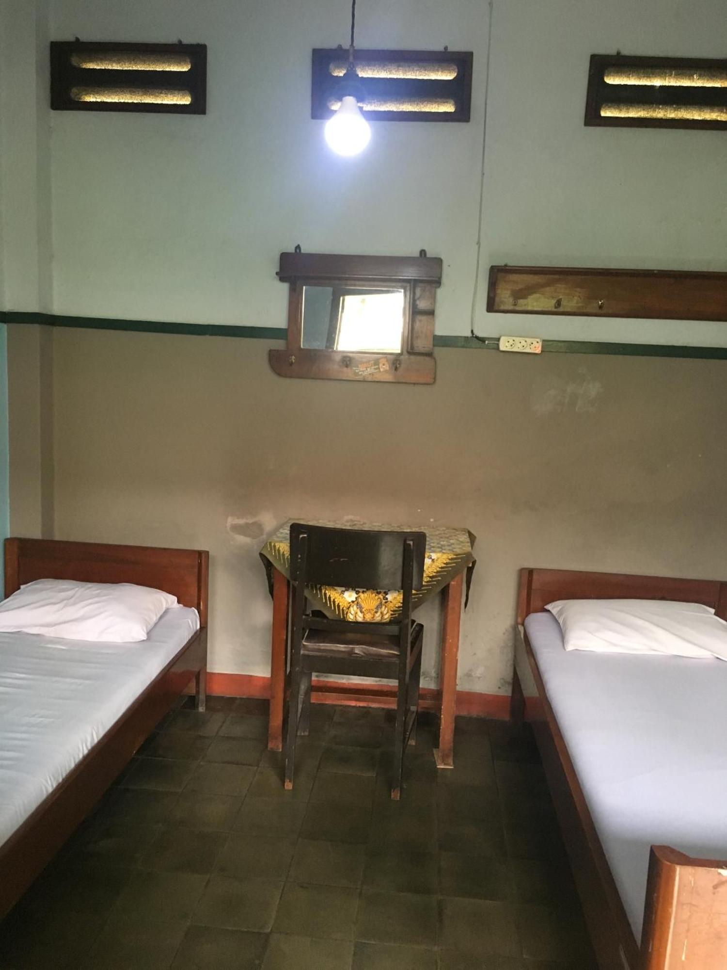 สปอต ออน 1708 โฮเทล บูดี ฟามิลี 1 ชาเรียะห์ Hotel Ciamis ภายนอก รูปภาพ
